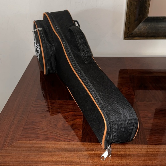 Donner *NEW* Ukulele Carrying Case with Adjustable Strap, Black - Picture 4 of 10